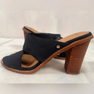 UGG Australia Celia Suede Peep Criss Cross Peep Toe Sandal Size 10 (US)